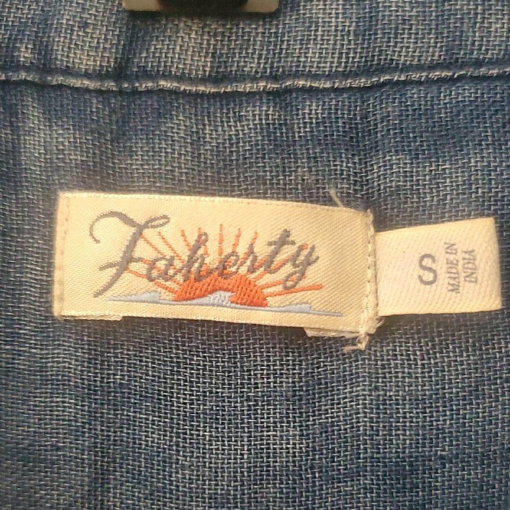 Faherty Women's Indigo Casual Button Down Shirt Size S - Picture 3 of 5